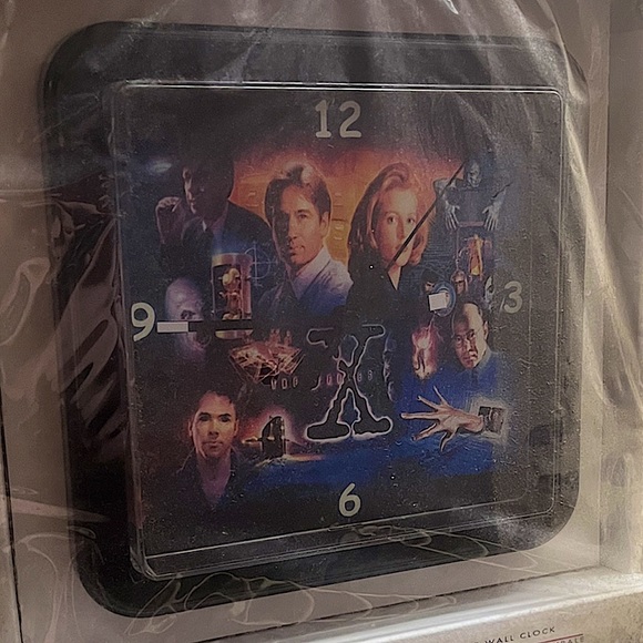 VTG The X Files Pinball Wall Clock - Picture 7 of 8